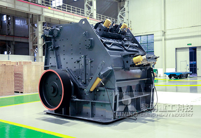 CI5X系列反擊式破碎機(jī)車間圖